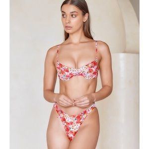 Monday swimwear floral bikini medium underwire top and small bottoms.